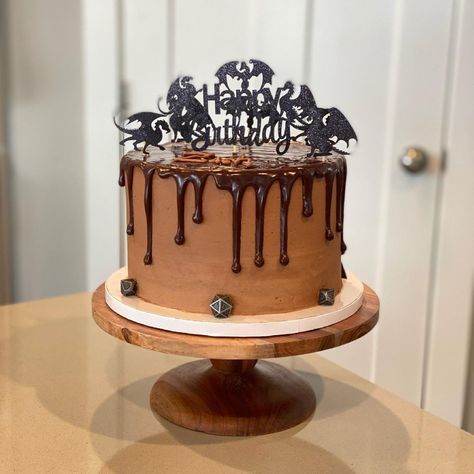 Dungeon And Dragons Cake Ideas, Dungeons And Dragons Cake Birthday, Dungeons And Dragons Grooms Cake, Dnd Cake Dungeons And Dragons, D20 Cake, D&d Cake, Dnd Cake, Chocolate Dobash Cake, Dungeons And Dragons Cake