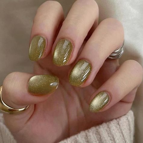 Nature Color Nails, Short Velvet Nails, Fall Short Nails 2024, Jellie Nails, Soft Fall Nails, Garden Party Nails, Clean Nails Look, Abstract Gel Nails, Cute Fake Nails