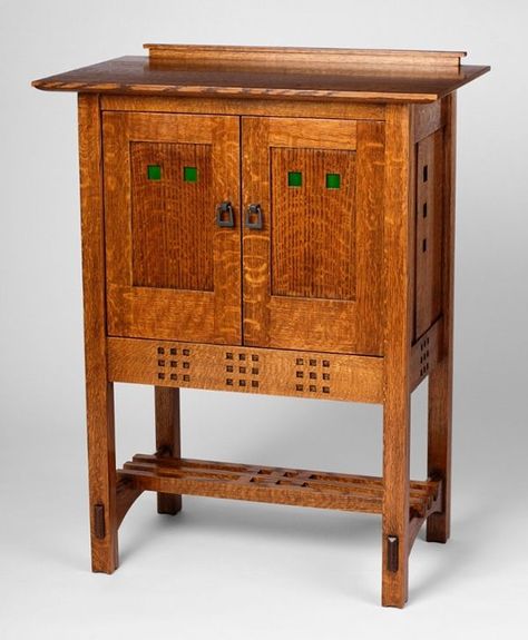 Craftsman Style Furniture, Arts And Crafts Period, Arts And Crafts Design, Arts And Crafts Interiors, Stickley Furniture, Mission Style Furniture, Mission Furniture, Arts And Crafts For Teens, Small Cupboard