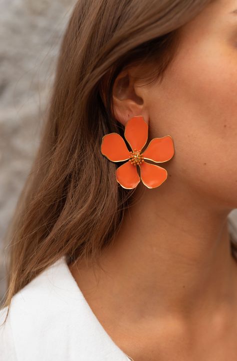 Golden Myrla Earrings – Easy Clothes North America Parisian Women, Vibrant Flower, Women's Jewelry, Flower Pendant, Statement Earrings, North America, Jewelry Design, Women Jewelry, Models