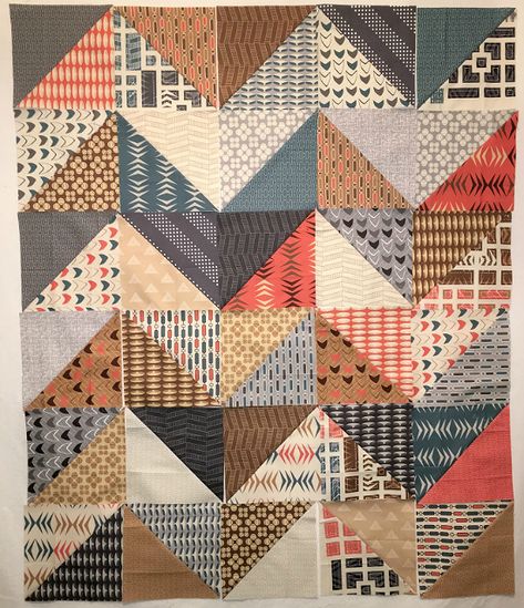 This Fat Eighth Quilt is Super Fast and Easy - Quilting Digest Triangle Quilt Tutorials, Half Square Triangle Quilts Pattern, Quilts Easy, Cool Quilts, Quilting Digest, Quilt Blocks Easy, Big Block Quilts, Basic Quilt, Homemade Quilts