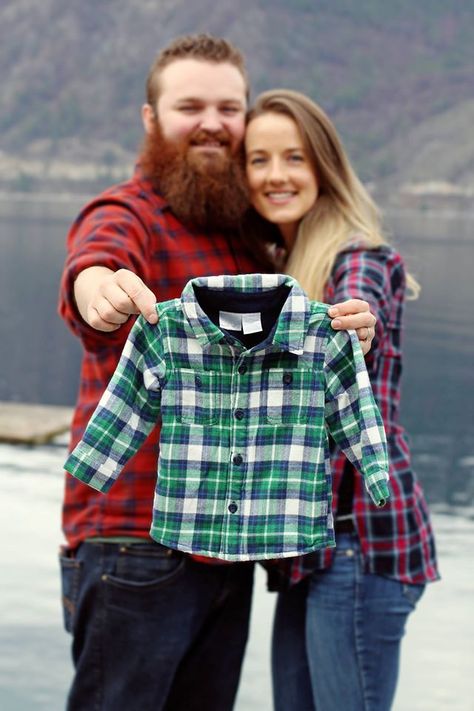 Cute way to announce baby! Love the flannel! Flannel Maternity Photoshoot, Flannel Maternity Pictures, Announce Baby, Rainbow Baby Announcement, Baby Bump Pictures, Bump Pictures, Pregnancy Pictures, Maternity Photography Poses Pregnancy Pics, Baby Flannel