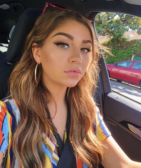 Instagram post by andrea russett • Aug 31, 2018 at 6:21pm UTC Andrea Russet, Andrea Russett, Female Celebrity Crush, Unique Hairstyles, Perfect Hair, Pretty Hairstyles, Celebrities Female, Hair Goals, Makeup Inspiration