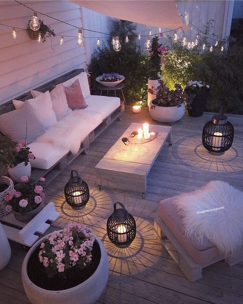 Romantische Terrasse Interior Boho, Diy Garden Furniture, Design Exterior, Roof Terrace, The Deck, Balcony Decor, Patio Ideas, Diy Patio, Outdoor Rooms