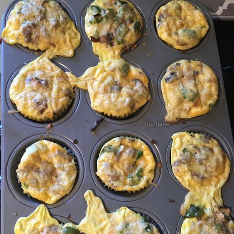 Jimmy Dean Hot Sausage, Sausage Spinach Quiche, Jimmy Dean Breakfast Casserole, Jimmy Dean Sausage Recipes, Easy Sausage Gravy, Breakfast Casserole With Bread, Mini Quiche Recipes, Sausage Gravy And Biscuits, Jimmy Dean Sausage