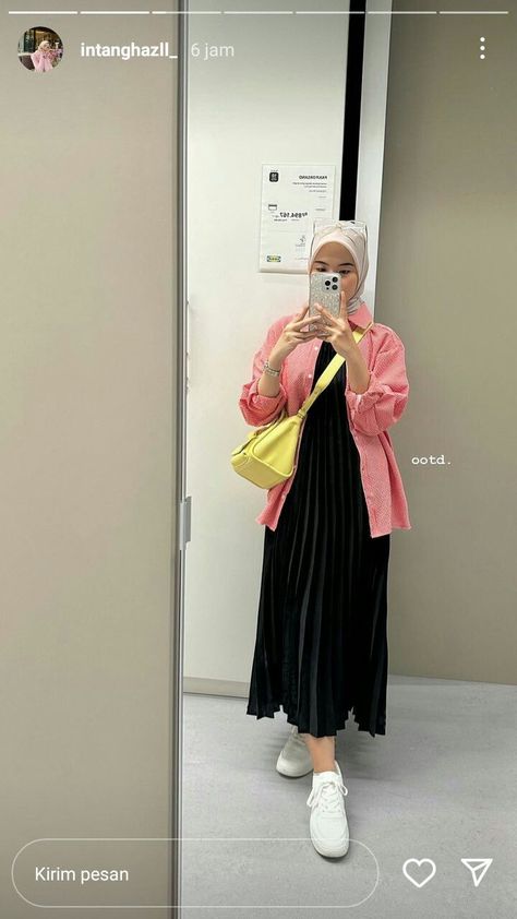 Black Outfit Hijab, Outfit Hijab Simple, Outfit Ideas Muslim, Ootd Korean Style, Outfit Hijab Casual, Rok Outfit, Ootd Hijab Casual, Fashion Identity, Hijab Trends