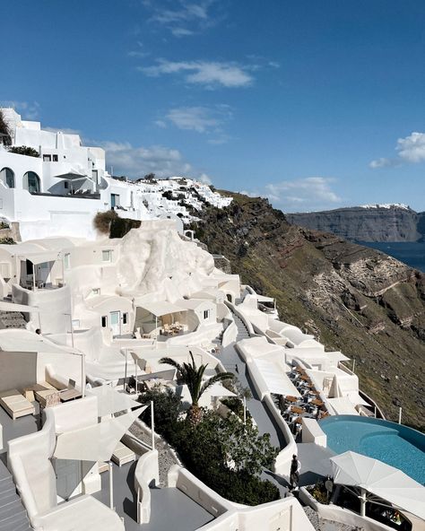 Things to Do in Santorini, Greece - Brenna Anastasia Things To Do In Santorini, Trip To Greece, Luxury Collection Hotels, Infinity Edge Pool, Santorini Island, White Building, Before Sunset, Greek Style, Santorini Greece