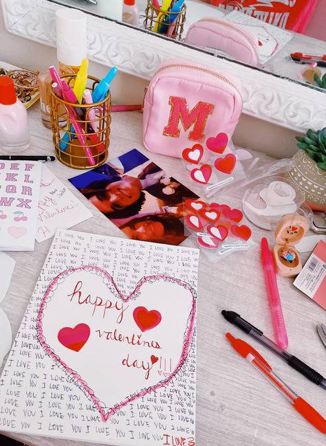 Valentine’s Day Goals, Preppy Valentines, Valentines Day Fit, Valentine’s Day Locker Decoration, Disco Valentines Day, Aesthetic Valentine’s Day Photos, Happy Galentine’s Day Aesthetic, Galentines Party, Paper Ring