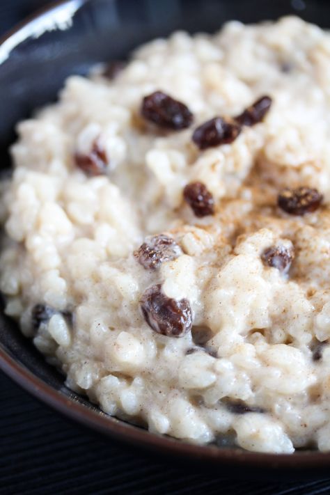 Rice With Raisins Recipes, Rice Pudding Recipe With Raisins, Rice And Raisins Recipe, Rice Pudding With Raisins, Rice Pudding With Cooked Rice, Raisin Rice Pudding, Leftover Rice Pudding, Sweet Rice Recipe, Best Rice Pudding Recipe