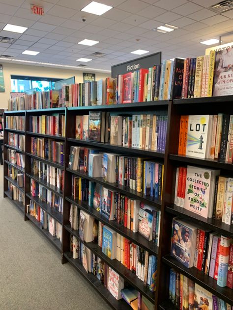 barnes and noble is a vibe…it makes me want to read more lol Barnes N Noble Aesthetic, Barnes And Noble Aesthetic, Noble Aesthetic, Bookstore Aesthetic, Dearly Beloved, Coffee And Books, Barnes And Noble, Book Aesthetic, Bookstore