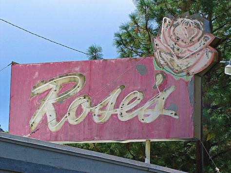 Vintage Rose's Diner pink neon sign in Naches, Washinton. Neon Rose, Ghost Signs, Vintage Neon Signs, Vintage Hotels, Retro Sign, Roadside Attractions, Old Signs, Advertising Signs, Vintage Roses