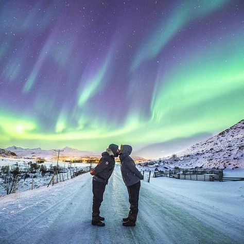 Romantic couple at romantic place - Lofoten island 😍😍 #travelphotography #northernlight #norway #Lofoten Northern Lights Couple, Borealis Aurora, Norway Lofoten, Aurora Australis, Aurora Borealis Northern Lights, Northern Light, Romantic Places, Star Wallpaper, Beautiful Moon