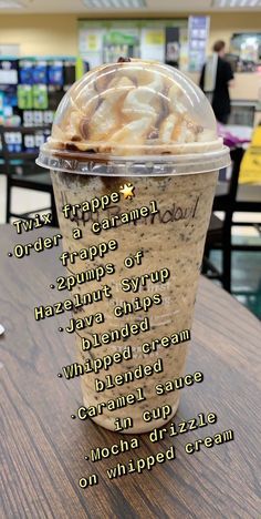 Twix Frappe Starbucks, Starbucks Twix Frappuccino, Twix Frappuccino Starbucks, Twix Frappe, Starbs Drinks, Frappuccino Starbucks Secret Menu, Frappuccino Starbucks, Starbucks Drink Menu, Drinks Starbucks