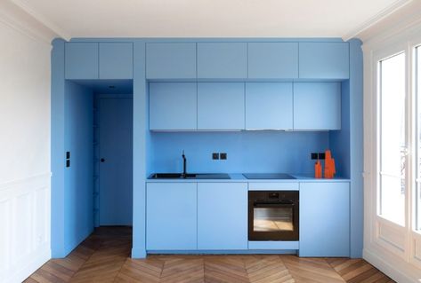 Blue Kitchen Ceiling, Mini Apartments, Studio Kitchen, Blue Kitchen, Style Deco, Studio Blue, Blue Kitchens, Kitchen Makeover, Blue Walls