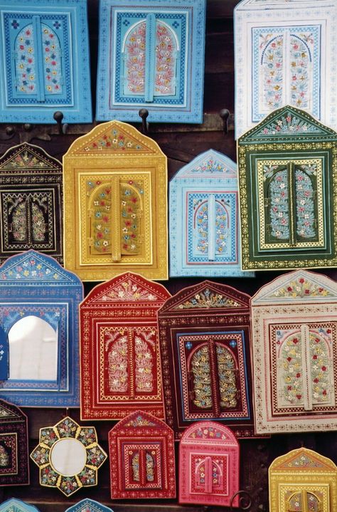 Indian Room, India Home Decor, Style Marocain, Apartment Decoration, Ethnic Home Decor, Moroccan Art, Doors And Windows, Indian Art Paintings, Indian Home Decor