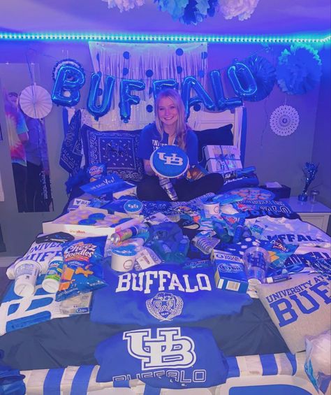 College Acceptance Room Decorating, Buffalo University, University Of Buffalo, Labor Day Decorations, College Bed, University At Buffalo, College Vibes, Bed Party, College Bedding