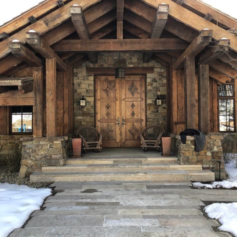 Timber And Stone Houses, Timber Exterior House, Western Home Exterior, Stone Around Front Door, Timber Frame Exterior, Rustic House Exterior, Lodge Exterior, Drawing Room Decoration, Rustic Mountain Homes