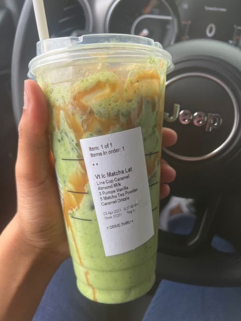 Matcha Starbucks Drinks Order Caramel, Blended Matcha Starbucks, Matcha Drinks From Starbucks, Matcha From Starbucks, Starbucks Matcha Drinks How To Order, Matcha Drink Starbucks, Iced Matcha Latte Recipe Starbucks, Matcha Starbucks Drinks Order Healthy, Matcha Drinks At Starbucks