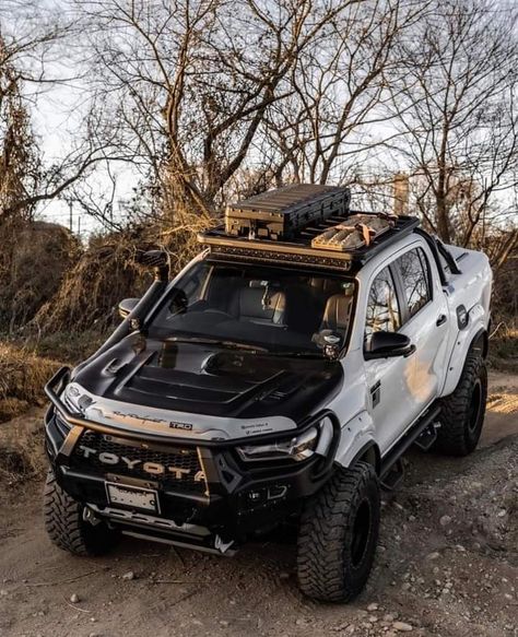 Cool Suv Vehicles, Offroad Cars 4x4, Toyota Trucks 4x4 Off Road, Toyota Overland Vehicles, Toyota Hilux Offroad, Luxury Car Interior Design, Hilux Mods, Offroad Trucks 4x4, Off Road Trucks