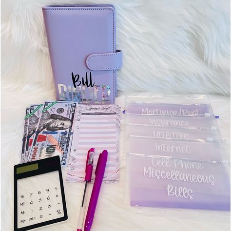 Bills! We Need To Pay For Them Even Though We Don’t Want Too. The Cash Stuffing Method Takes The Stress Out Of Paying Your Bills So You Can Focus On Keeping Your Life Afloat Without Letting This Pesky Fixed Expenses Take Up Too Much Brain Space. Bill Binder Includes 6 Envelopes - Rent/Mortgage - Insurance - Cell Phone - Utilities - Internet - Misc. Bills 1 Calculator 1 Pen 1 Highlighter 6 Budget Sheets 3 1k Holder Bill Binder, Fixed Expenses, Bill Budget, Book Annotation Tips, Bills Budget, Coin Belt, Money Saving Methods, Cash Stuffing, Budget Sheets