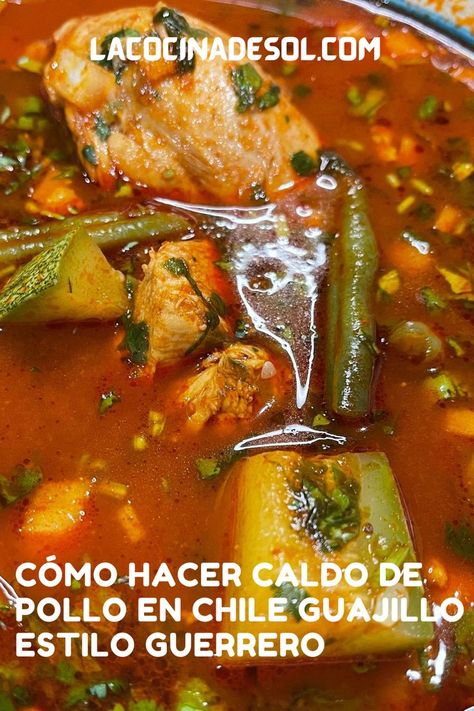 #caldodepolloenchileguajillo #caldodepolloestiloguerrero #recetadecaldodepollo #caldodepolloenguajillo #comidamexicana #mexicanfood Mexican Bread, Chile Guajillo, Mexican Soup, Mexican Dinner, Mexican Cooking, Mexican Food Recipes Authentic, Delicious Soup, Chowder, Cilantro