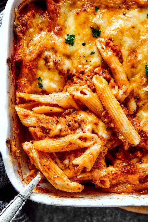 Baked Mostaccioli is a cozy and delicious meal made with a homemade sauce packed with Italian sausage and ground beef, tossed with tender pasta, and a generous helping of melty cheese. Baked Mostaccioli Recipe, Mostaccioli Recipe, Mostaccioli Pasta, Baked Mostaccioli, Recipe With Ground Beef, Easy Vegetable Side Dishes, Stir Fry Recipes Chicken, Baked Pasta, Cheesy Pasta