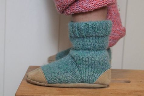 Wool Baby Boots, Baby Slippers, Booties Winter Shoes, Baby / Toddler Boots / Leather Soles Upcycled, Winter Skies, Toddler Slippers, Recycled Sweaters, Heel Protector, Toddler Boots, Baby Slippers, Baby Boots, Crib Shoes, Shoes Baby