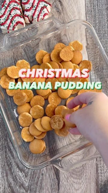 Christmas Banana Pudding, Christmas Tree Cake Banana Pudding, Christmas Tree Cake Recipe Ideas, Banana Christmas Treats, Christmas Pudding Cups, Mini Nilla Wafer Recipes, Christmas Brunch Appetizers, Edible Christmas Tree, Nilla Wafer Recipes