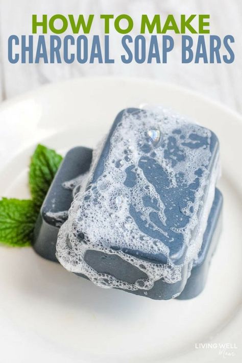 Diy Charcoal Soap, Charcoal Soap Recipe, Homemade Soap Recipe, Diy Charcoal, Savon Diy, Diy Soap Bars, Easy Soap Recipes, Diy Soap Recipe, Charcoal Bar