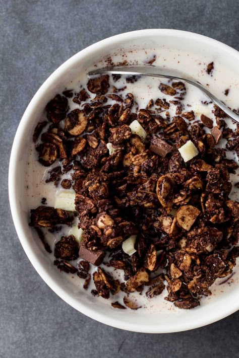 6-Ingredient Chocolate Granola Healthy Granola Clusters, Cereal Mixes, Granola Clusters, Chocolate Cereal, Clean Breakfast, Healthy Granola, 2024 Recipes, Chocolate Granola, Healthy Vegan Desserts