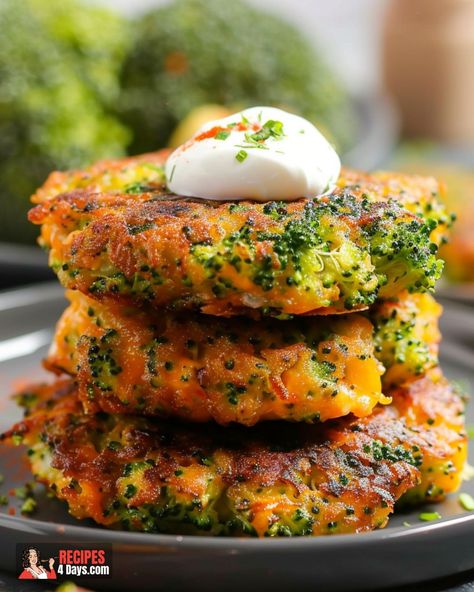 Healthy and delicious Broccoli Cheddar Fritters. Serve with sour cream or Greek yogurt for a perfect snack. Baked Broccoli Fritters, Broccoli Cheddar Dunkers, Broccoli Feta Fritters, Broccoli Fritter, Broccoli Cheddar Bites, Broccoli Cheese Bites, Cheddar Chips, Southern Caramel Cake, Broccoli Fritters