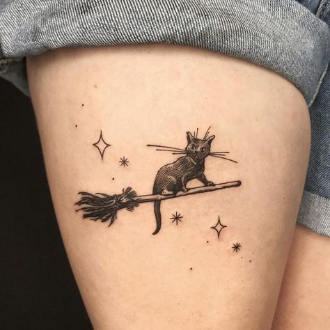 Miniature Tattoos, Cute Halloween Tattoos, See Tattoo, Pumpkin Tattoo, Black Cat Tattoos, Witch Tattoo, Theme Tattoo, 4 Tattoo, Tattoos Geometric