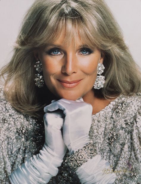 LINDA EVANS GARY BERNSTEIN SIGNED PHOTOGRAPH Carrington Dynasty, John Forsythe, Linda Evans, Nolan Miller, Golden Girls, Actor Model, Hollywood Stars, Husband Wife, Ruffle Blouse