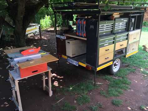 My mobile workshop. I have my complete workshop in a 1.5 m x 2 m trailer that I can take wherever I want to do a project. Mobile Workshop Trailer, Jobsite Trailer, Workshop Trailer, Tool Trailer, Welding Trailer, Truck Bed Organization, Van Shelving, Trailer Organization, Work Trailer