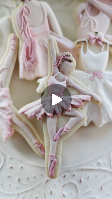 Dance Cookies, Ballerina Cookies, Cookie Tutorials, Food Colouring, Cute Cookies, Icing Cookies, Royal Icing Cookies, Decorated Cookies, Royal Icing