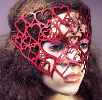 Tom Banwell—Leather and Resin Projects: Designing a New Leather Mask Diy Fantasia, Queen Of Hearts Makeup, Make Carnaval, Alice In Wonderland Diy, Heart Costume, Queen Of Hearts Costume, Great Halloween Costumes, Alice In Wonderland Costume, Red Mask