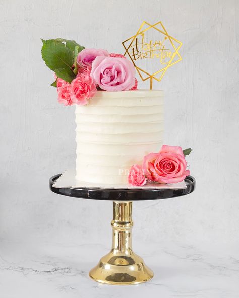 Simple Floral Buttercream cake for quinceneras, sweet 16, wedding, birthdays Sweet 16 Cake Ideas Simple, Simple Sweet 16 Cakes, Floral Buttercream Cake, White Buttercream Cake, Wildflower Cake, Praline Cake, Sweet Sixteen Cakes, White Buttercream, Sweet 16 Birthday Cake