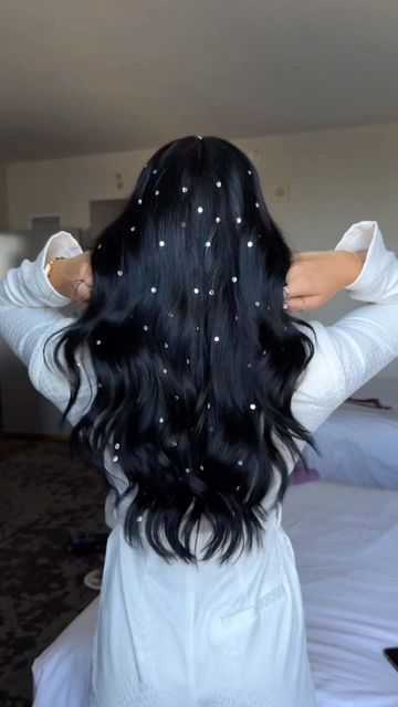 KAYLA CAPUTO | MILLI $ MENTOR on Instagram: "The perfect stage look🫶🏼🤍 If you want shiny glossy hair- DM me “HAIR” for a free hair consultation!" Diamond On Hairstyles, Prom Hair Inspo Black Hair, Righnstone Hair, Diamond In Hair Hairstyles, Rhinestones For Hair, Hair Jems Hairstyles, Straight Hair With Rhinestones, Curled Hair With Gems, Prom Hairstyles With Hair Jewelry