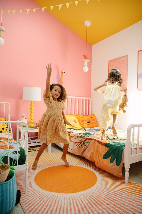 Yellow Playroom Ideas, Bedroom Ideas Pink And Orange, Girls Orange Bedroom, Toddler Girl Room Colorful, Colourful Childrens Bedroom, 70s Kids Room, Colorful Childrens Room, Kids Room Colorful, Orange Girls Bedroom