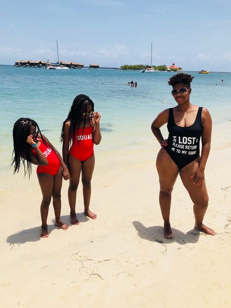 Summer vacation....#mom and daughter goals #sillykids #beach pics mommy and me matching outfits Vision Board Images, Jamaica Vacation, Silly Kids, Matching Mom, Friend Photoshoot, Mother Daughter, Vacation Outfits, Matching Outfits, Summer Vacation