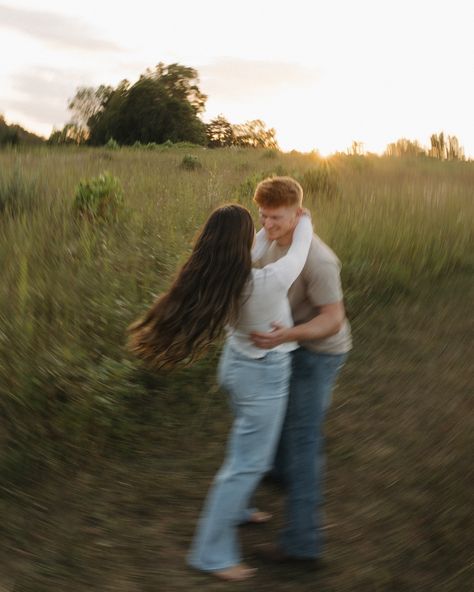 mae & brady got engaged in montana when they came out there for my wedding! so it was only fitting that i got to do their tennessee engagement photos. couldn’t wait a second longer to share some their session. i love u guys so much 🌿🫶🏼🥹 Piggy Back Engagement Photos, Engagement Photos Running, Piggy Back, Got Engaged, I Love U, Love U, Getting Engaged, Engagement Shoot, My Wedding