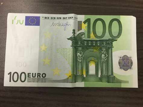 The 100 euro note reflects the Baroque era which succeeded the Renaissance style architecture shown on the 50 euro note. This type of architecture features intricate external facades with great detailing and columns, and are typically central projections. 100 Euro Money, High Bank Account, Euro Bills, Euro Currency, Euro Money, Baroque Era, Types Of Architecture, 100 Euro, Architectural Styles