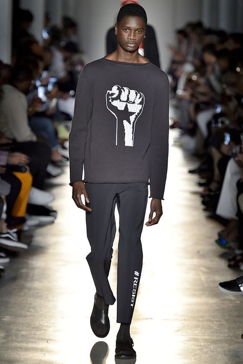 What Fashion Doesn't Get About Black Lives Matter #refinery29 https://www.refinery29.com/en-us/2017/06/161457/black-lives-matter-fashion-controversy-appropriation Ports 1961, Black Person, Black Lives Matter Movement, Couture Designers, Trend Forecasting, Black Power, Runway Models, Modern Outfits, Lives Matter