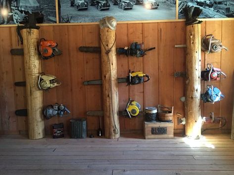 Arborist Truck Storage, Chainsaw Organization, Chain Saw Storage, Chainsaw Storage Ideas, Barn Workshop Ideas, Chainsaw Storage, Outdoor Woodworking Plans, Garden Tool Rack, Garage Tool Organization