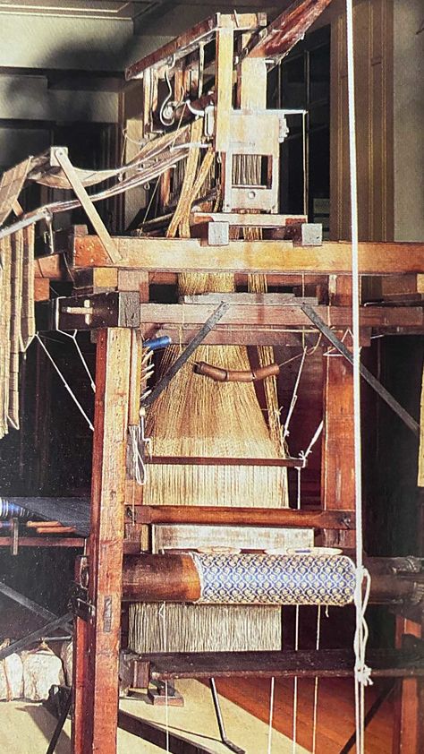 "Computer" automation has been around a surprising long time... The Jacquard loom from 1801... It was patented by Joseph Marie Jacquard in 1804. It used binary coded punch cards for the automatic weaving of patterns. #Innovation #Automation #IndustrialRevolution #Textiles Star Catcher, Weaving Machine, Jacquard Loom, Textile Industry, Industrial Revolution, Art Films, British Art, Punch Cards, Creativity And Innovation