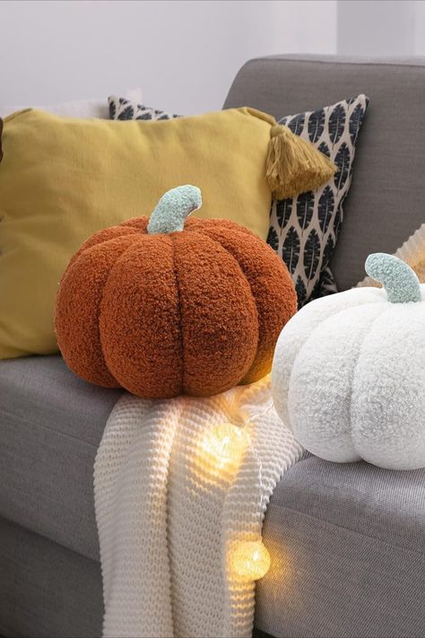 Pillow Cozy, 3d Pumpkin, Halloween Bedroom, Pumpkin Pillow, Halloween Room Decor, Beautiful Pumpkins, Pillow Plush, Shaped Pillow, Sofa Accessories