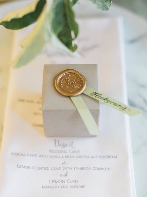 Wax Seal Favor Boxes, Wax Seal Packaging, Wedding Favors For Guests Diy, Green Wedding Favors, Wax Seal Wedding, Succulent Wedding Favors, Soap Wedding Favors, Creative Wedding Favors, Chocolate Wedding Favors