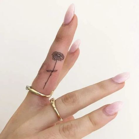 Tiny Flower Tattoo, Pray Tattoo, Flower Finger Tattoos, Tattoo On Finger, Middle Finger Tattoos, Tiny Flower Tattoos, Tiny Finger Tattoos, Tatuagem Masculina Pequena, Small Finger Tattoos