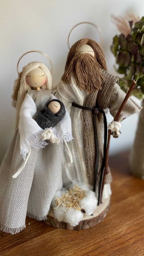 macramedolls on Instagram: No tengo palabras para describir lo que siento cada vez que hago uno de estos nacimientos ,no soy muy religiosa pero tengo que reconocer… Betlehem Diy, Baby Jesus Craft, Jesus Crafts, Diy Nativity, Kitchen Ideas Modern, Small Kitchen Ideas, Handmade Christmas Crafts, Nativity Crafts, Christmas Nativity Scene