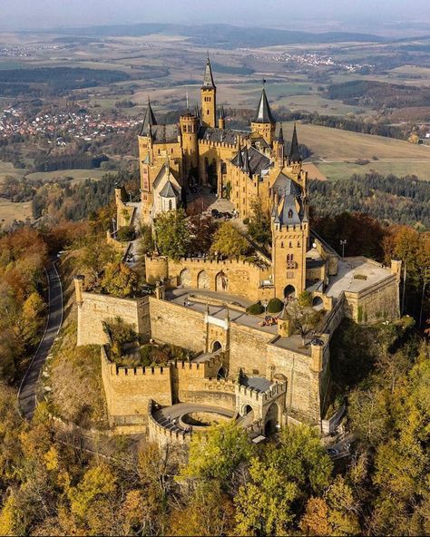 Hohenzollern Castle, Modern Castle, Old Castle, Chateau Medieval, European Castles, Germany Castles, Castle Ruins, Chateau France, Fantasy Castle